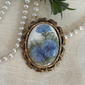 Cameo Brooch Vintage Floral Gold Tone